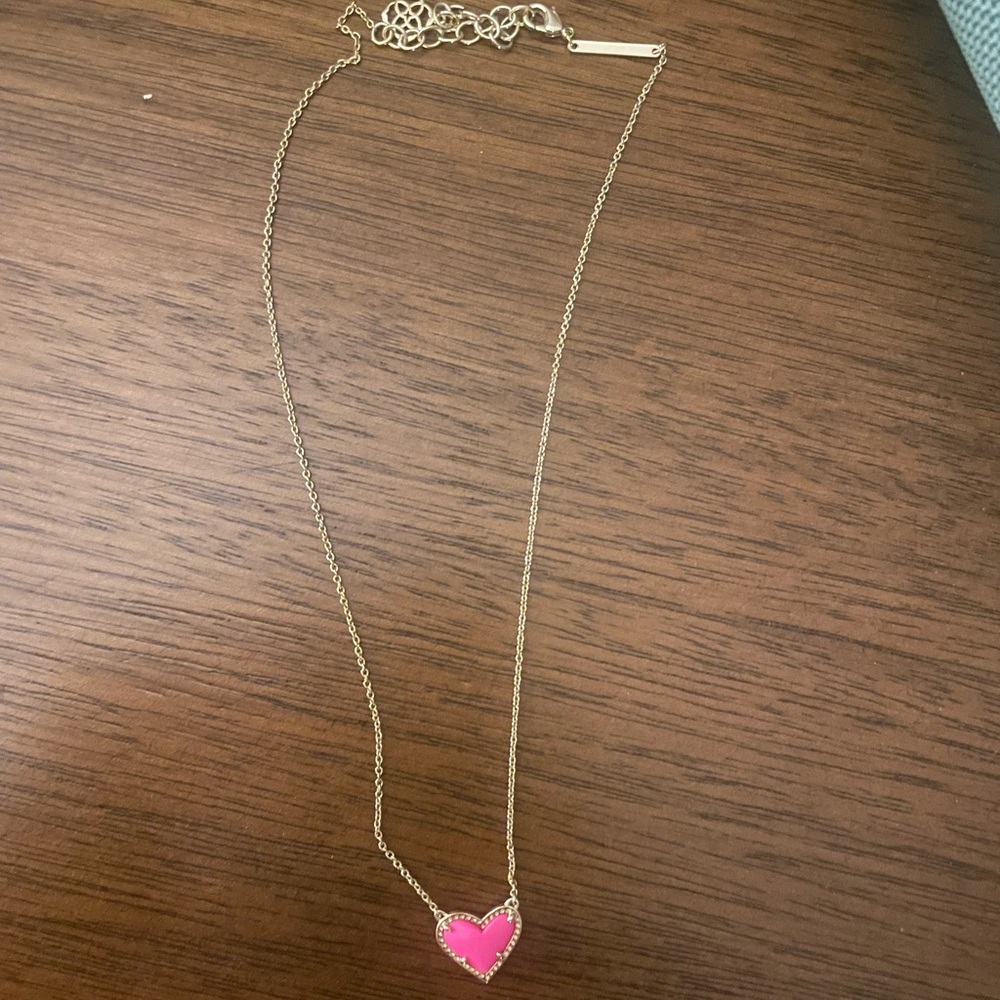 Kendra Scott heart necklace brand new without tags.